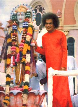 Sathya Sai Baba with Krishna Statue